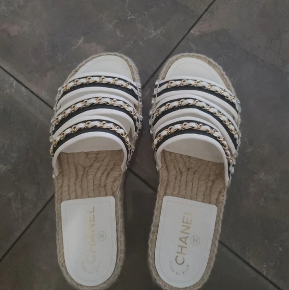 Chanel Link Accent Mules - Picture 4 of 7